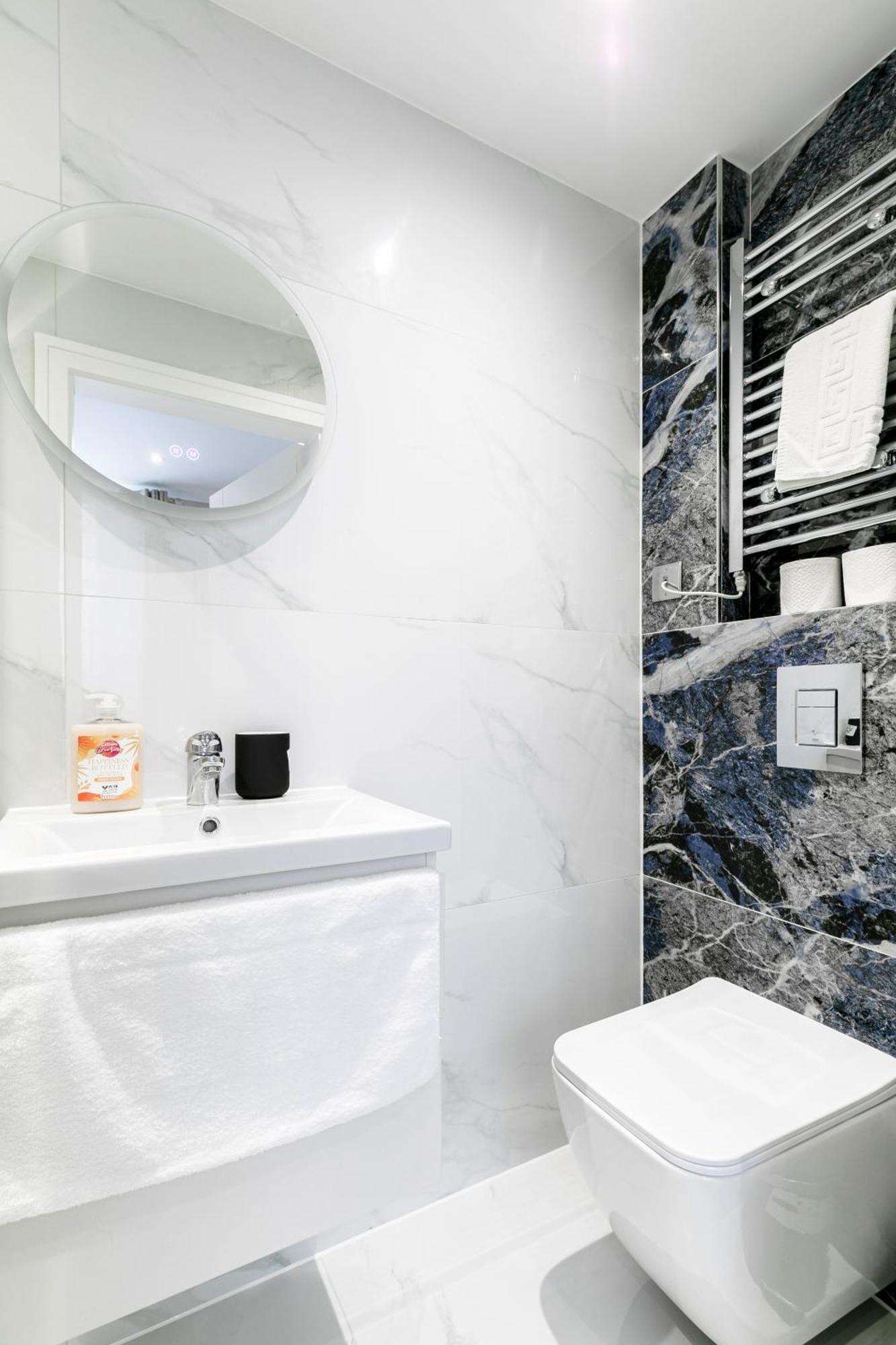 London Central Studios 外观 照片